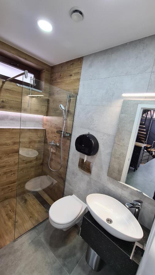 Casa Chiper - Apartament Etaj 1 Braşov Extérieur photo